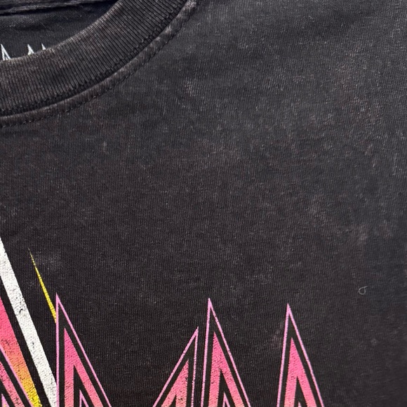 Vintage style Def Leppard graphic tee - Women’s size XS. - Picture 5 of 5